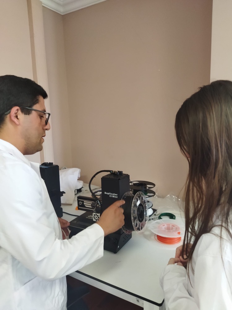 Lab trials at a desktop machine